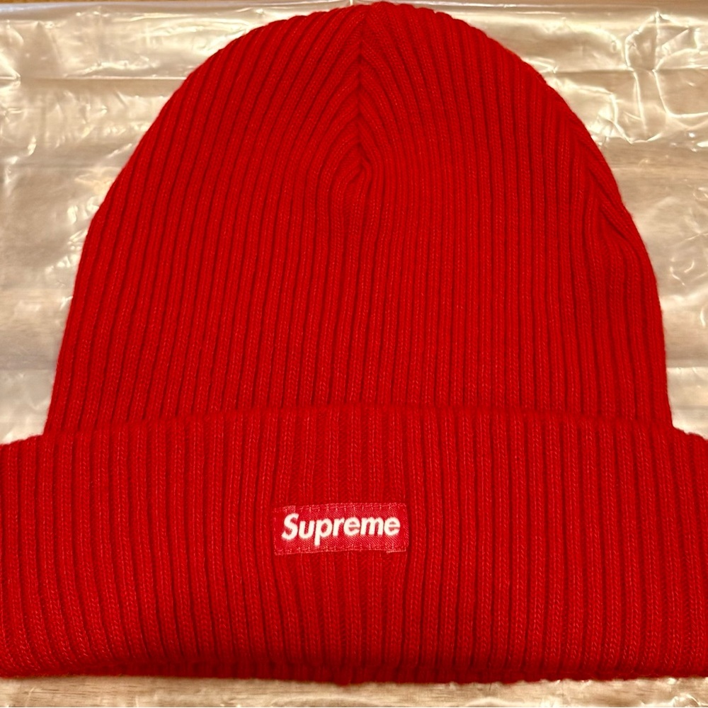 Supreme Over-dyed small logo Bold Red Knit Beanie